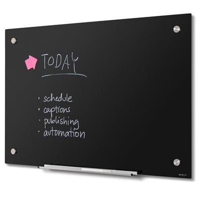 Svart glasstavle laget av herdet glass med magnetisk overflate